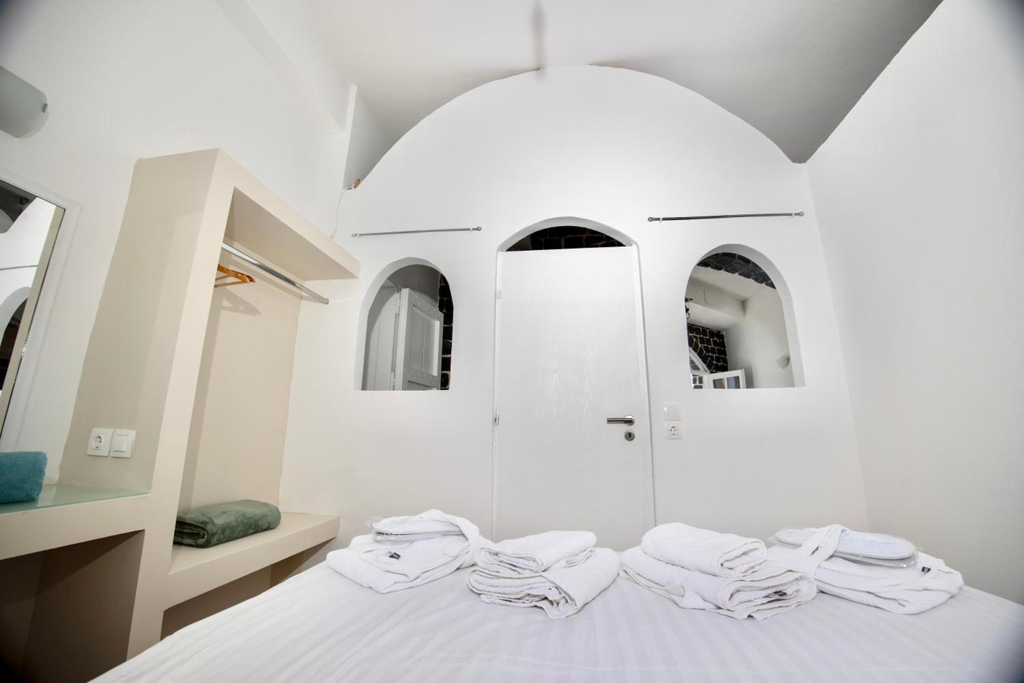 Dawn Suites Santorini Βούρβουλος Δωμάτιο φωτογραφία